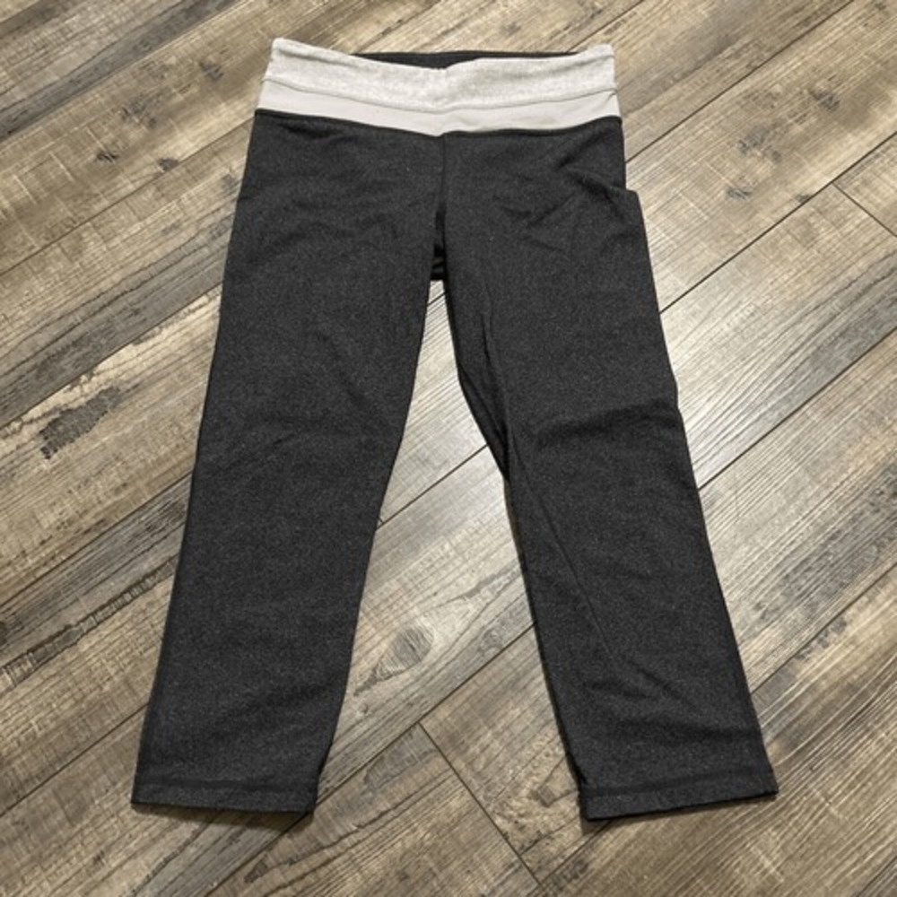 Lululemon Capri High Waisted Grey Leggings Tight Yoga Pants size‎ 4